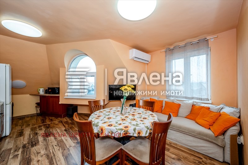 Продава 3-СТАЕН, гр. София, Оборище, снимка 2 - Апартаменти - 54117240