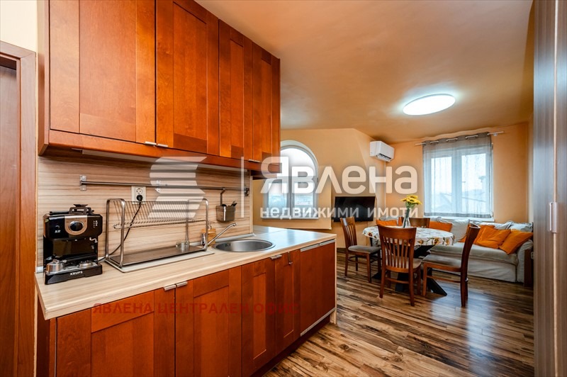 Продава 3-СТАЕН, гр. София, Оборище