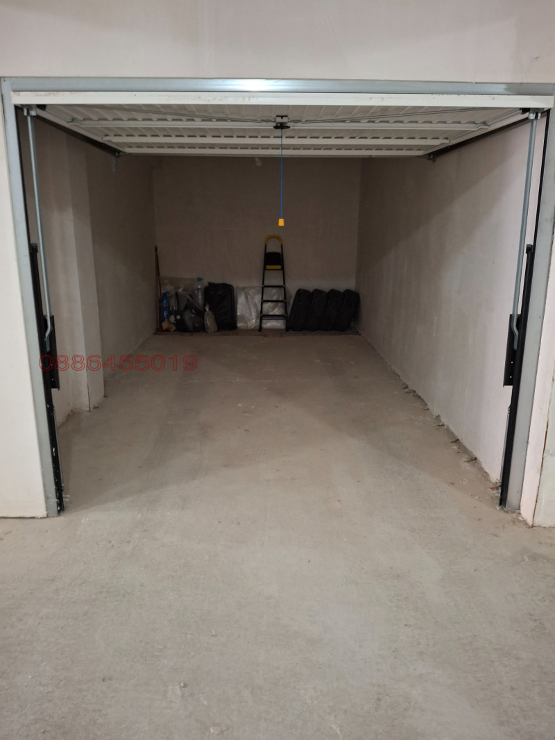 Продава ГАРАЖ, ПАРКОМЯСТО, гр. Кърджали, Възрожденци, снимка 5 - Гаражи и паркоместа - 52782405