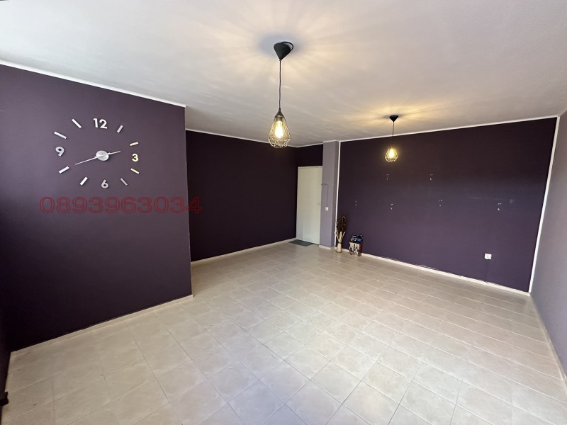 Продава ОФИС в област Стара Загора, гр. Казанлък - 38 кв.м / 45 965.14 € » 89 900 лв.