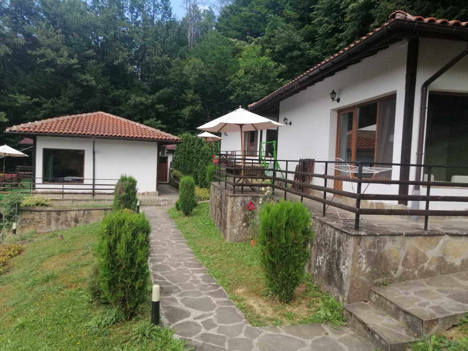 Продава ХОТЕЛ, гр. Априлци, област Ловеч, снимка 3 - Хотели - 53741225