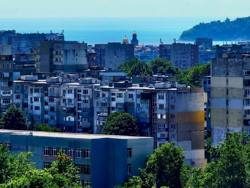 À venda  2 quartos Varna , Vazrajdane 1 , 96 m² | 23207889