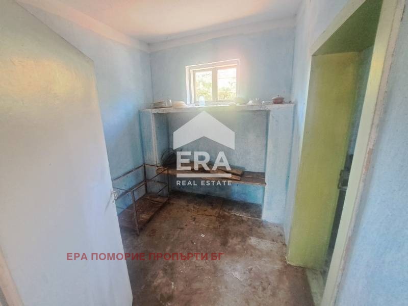 Продава КЪЩА, с. Подвис, област Бургас, снимка 5 - Къщи - 55116000