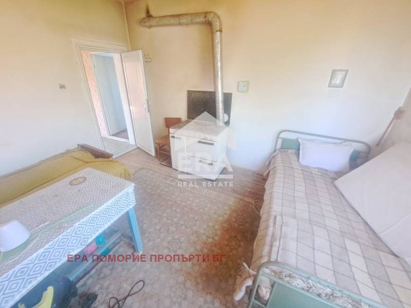 Продава КЪЩА, с. Подвис, област Бургас, снимка 3 - Къщи - 55116000