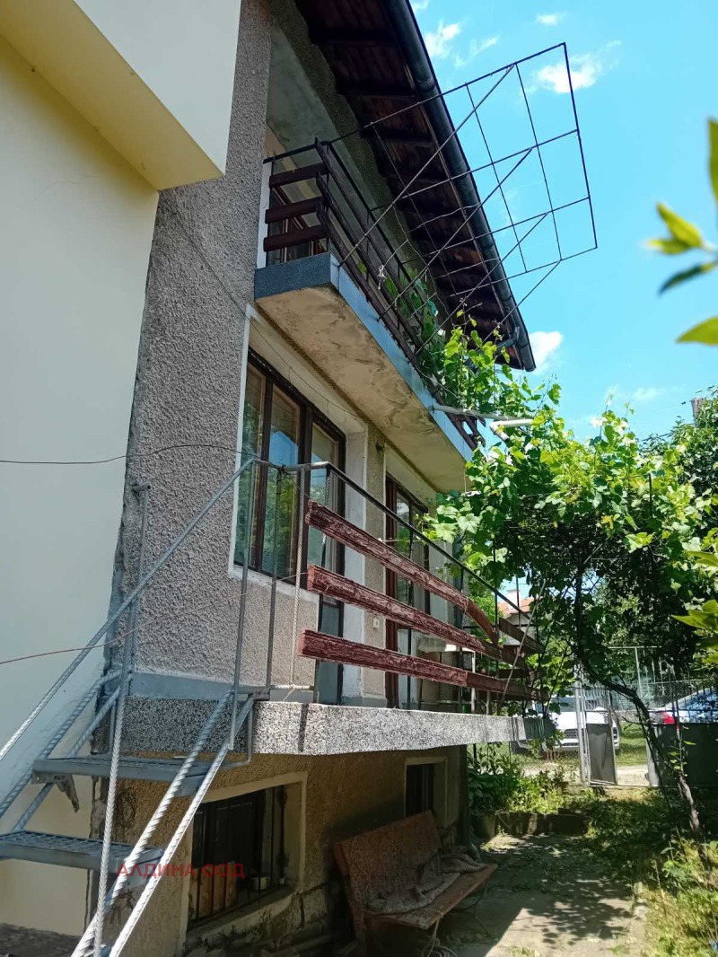 Продава  Къща област Перник , с. Драгичево , 100 кв.м | 61209011