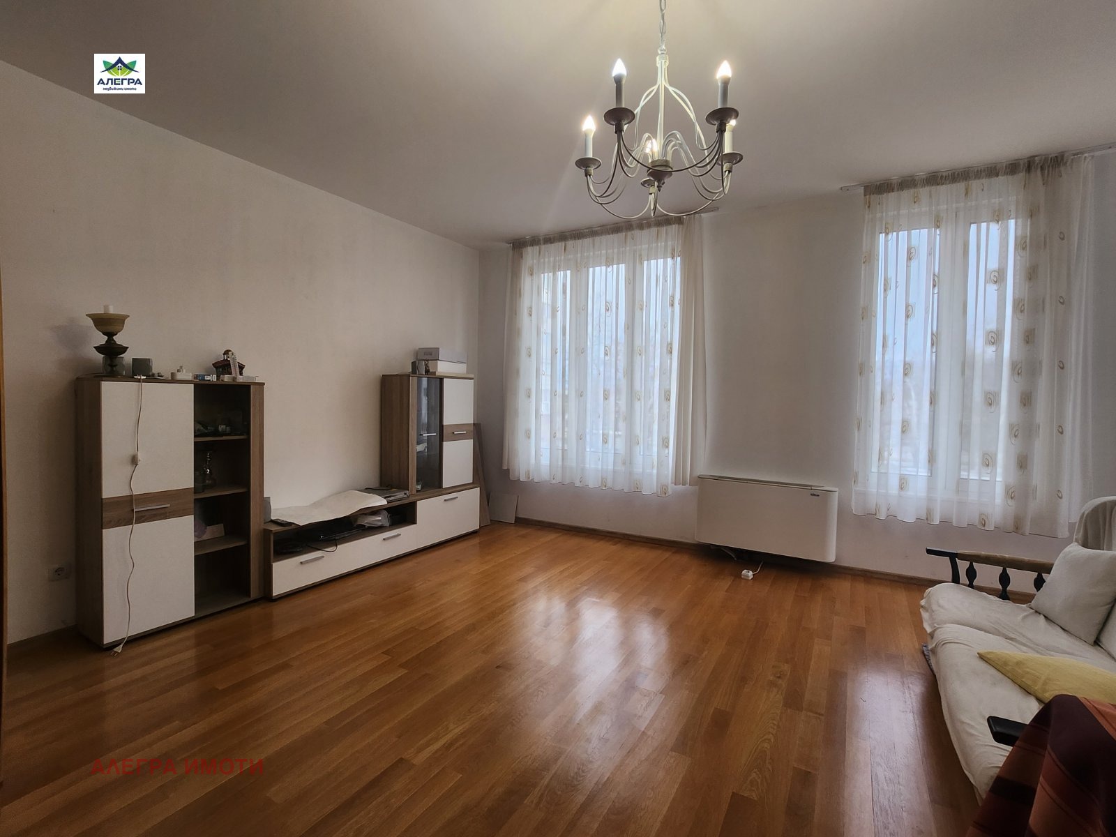 Продава МНОГОСТАЕН, гр. Пазарджик, Център, снимка 2 - Апартаменти - 52225234