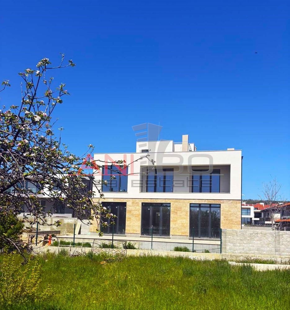 Продава КЪЩА, гр. Варна, м-т Долна Трака