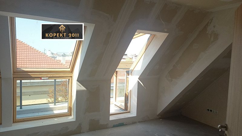 Продава 3-СТАЕН в град Русе, Център - 93 кв.м / 140 000 € » 273 816.20 лв., КОРЕКТ 2011 РУСЕ ЕООД