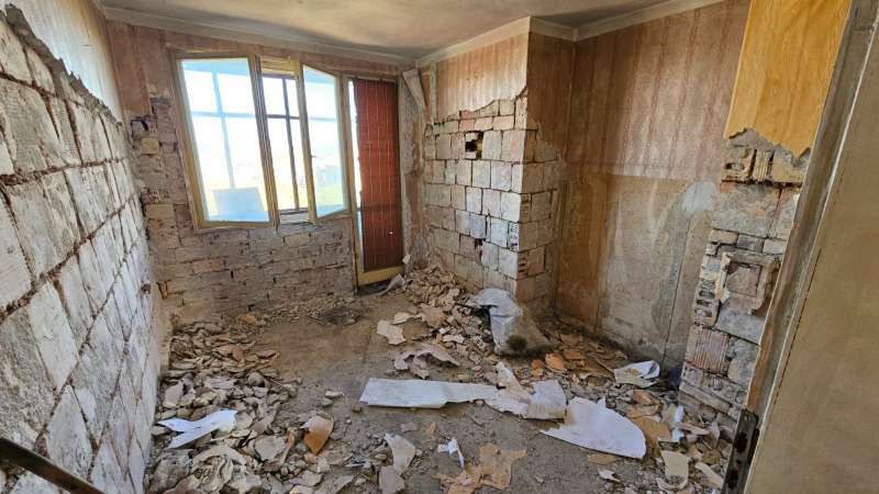 Продава ЕТАЖ ОТ КЪЩА, гр. Разград, Житница, снимка 3 - Етаж от къща - 52155492