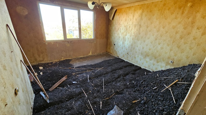 Продава ЕТАЖ ОТ КЪЩА, гр. Разград, Житница, снимка 2 - Етаж от къща - 52155492