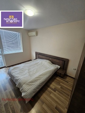 2-стаен град Велико Търново, Акация 6