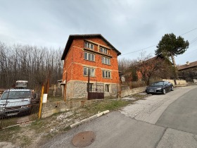 Casa Iztok, Pernik 8