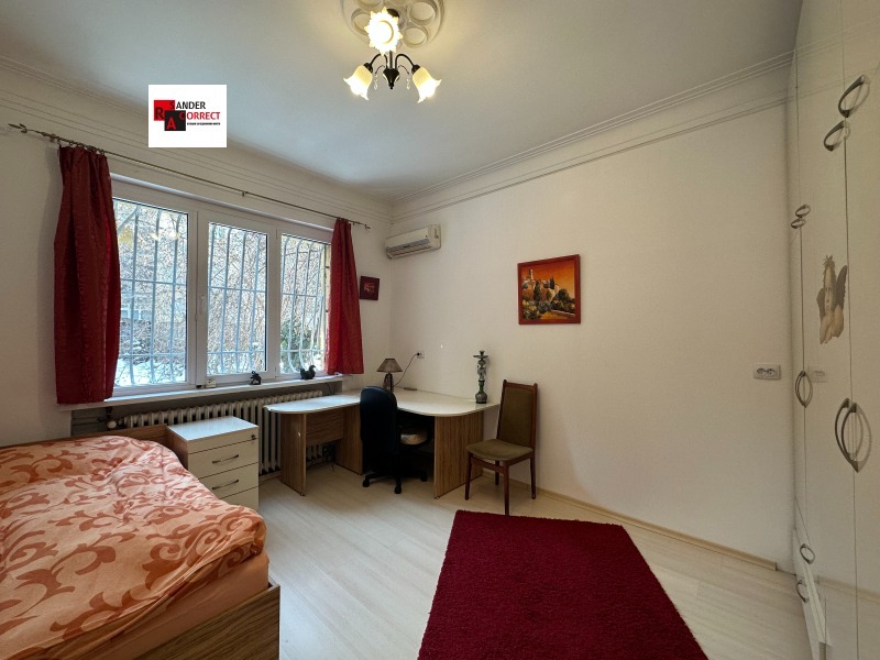 Продава  4-стаен град София , Център , 180 кв.м | 36966473 - изображение [15]