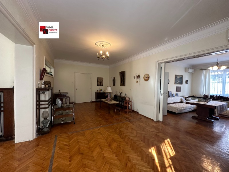 Продава  4-стаен град София , Център , 180 кв.м | 36966473