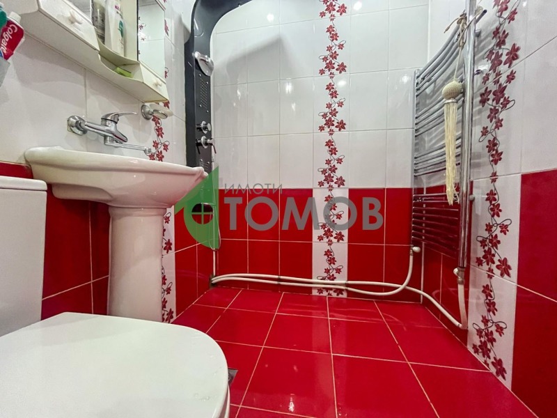 Продава  4-стаен град Шумен , Боян Българанов 2 , 103 кв.м | 79839431 - изображение [15]
