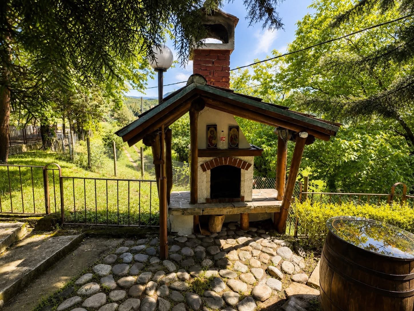 Продава ХОТЕЛ, с. Мездрея, област Монтана, снимка 15 - Хотели - 54663640