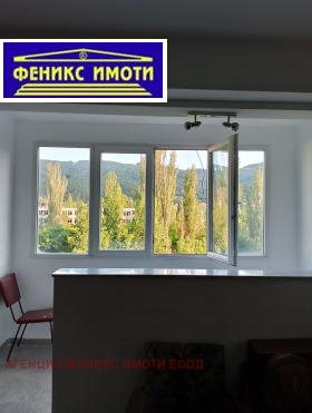 Студия Запад, Кюстендил