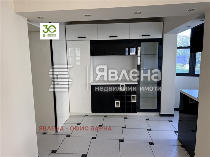 In vendita  3+ camere da letto Varna , Sportna zala , 136 mq | 72746555