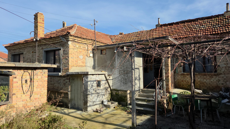 Продава КЪЩА в област Варна, гр. Провадия - 80 кв.м / 79 999 € » 156 464.44 лв., РОНИ