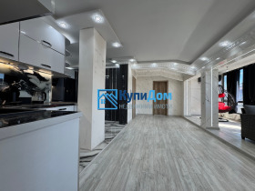1 quarto Grand Mol, Varna 2