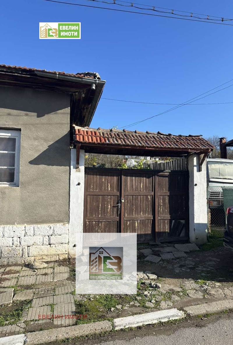 Продава КЪЩА, с. Черешово, област Русе