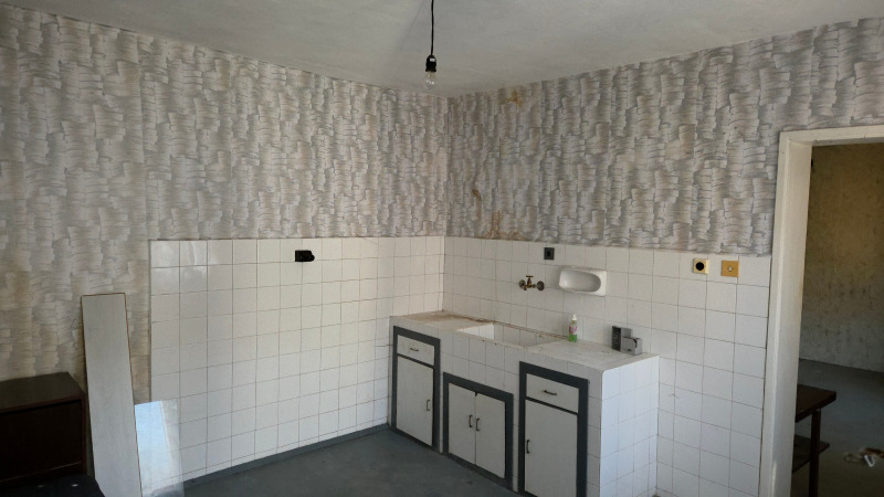 Продава КЪЩА, гр. Провадия, област Варна, снимка 9 - Къщи - 52837581