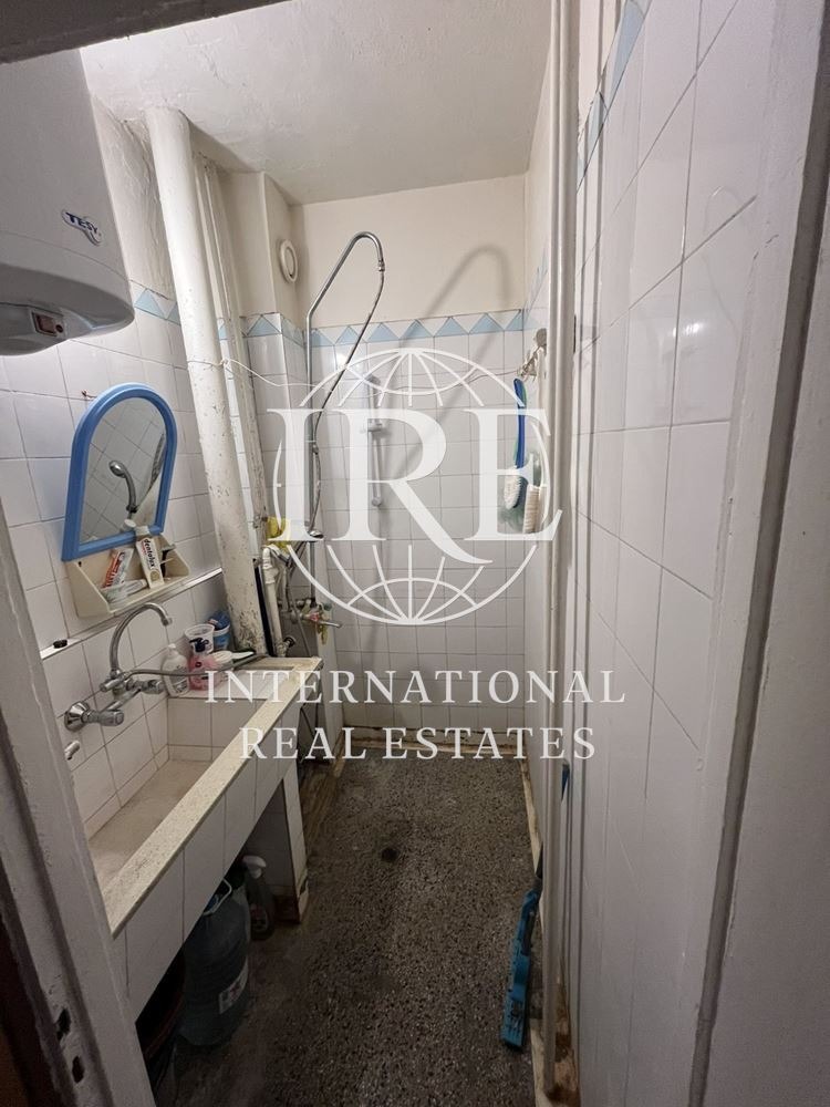 Продава МНОГОСТАЕН, гр. Добрич, Център, снимка 6 - Апартаменти - 52748044