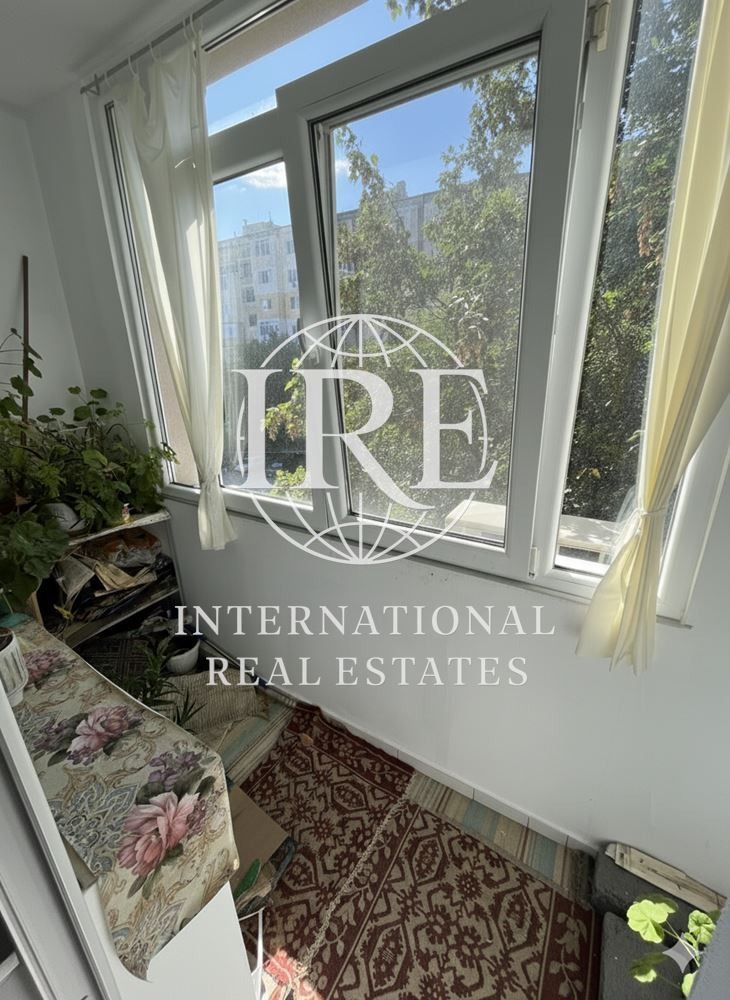 Продава МНОГОСТАЕН, гр. Добрич, Център, снимка 3 - Апартаменти - 52748044