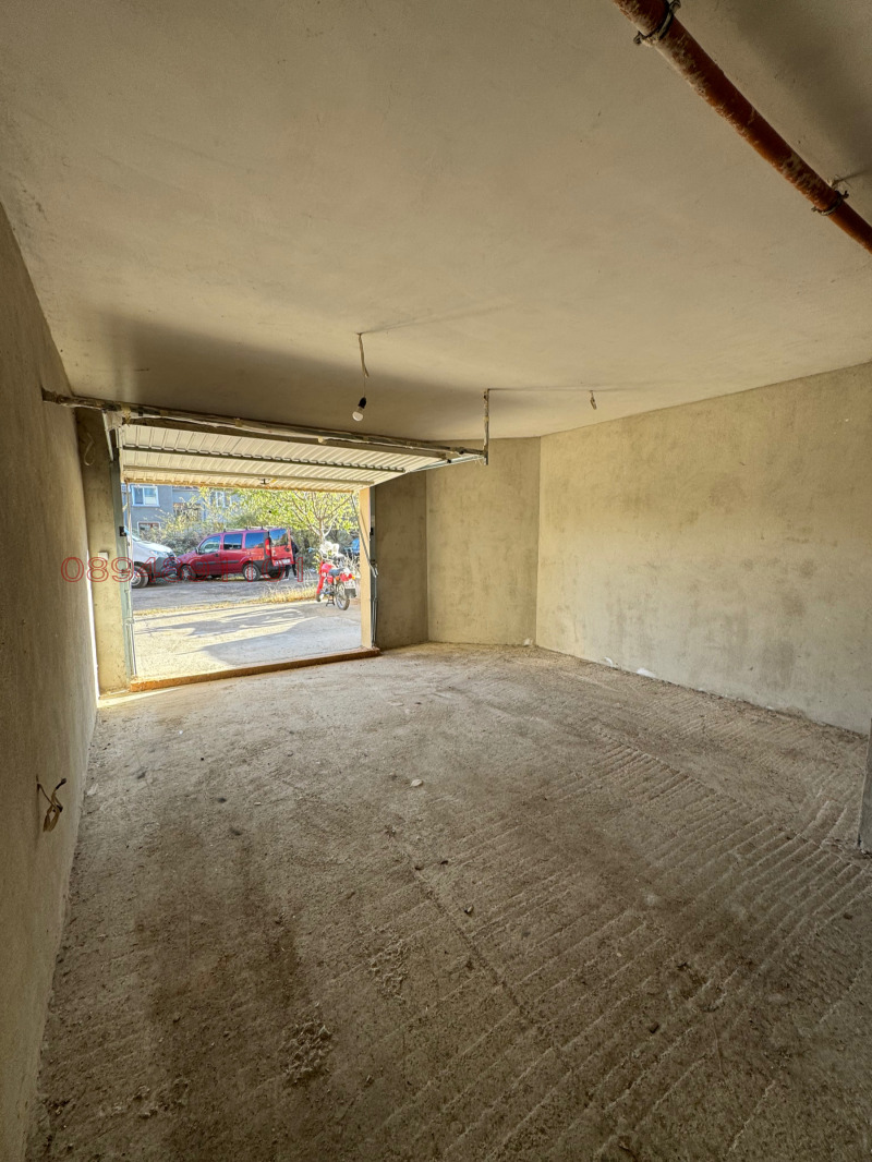 Продава ГАРАЖ, ПАРКОМЯСТО, гр. Благоевград, Освобождение, снимка 5 - Гаражи и паркоместа - 52783142