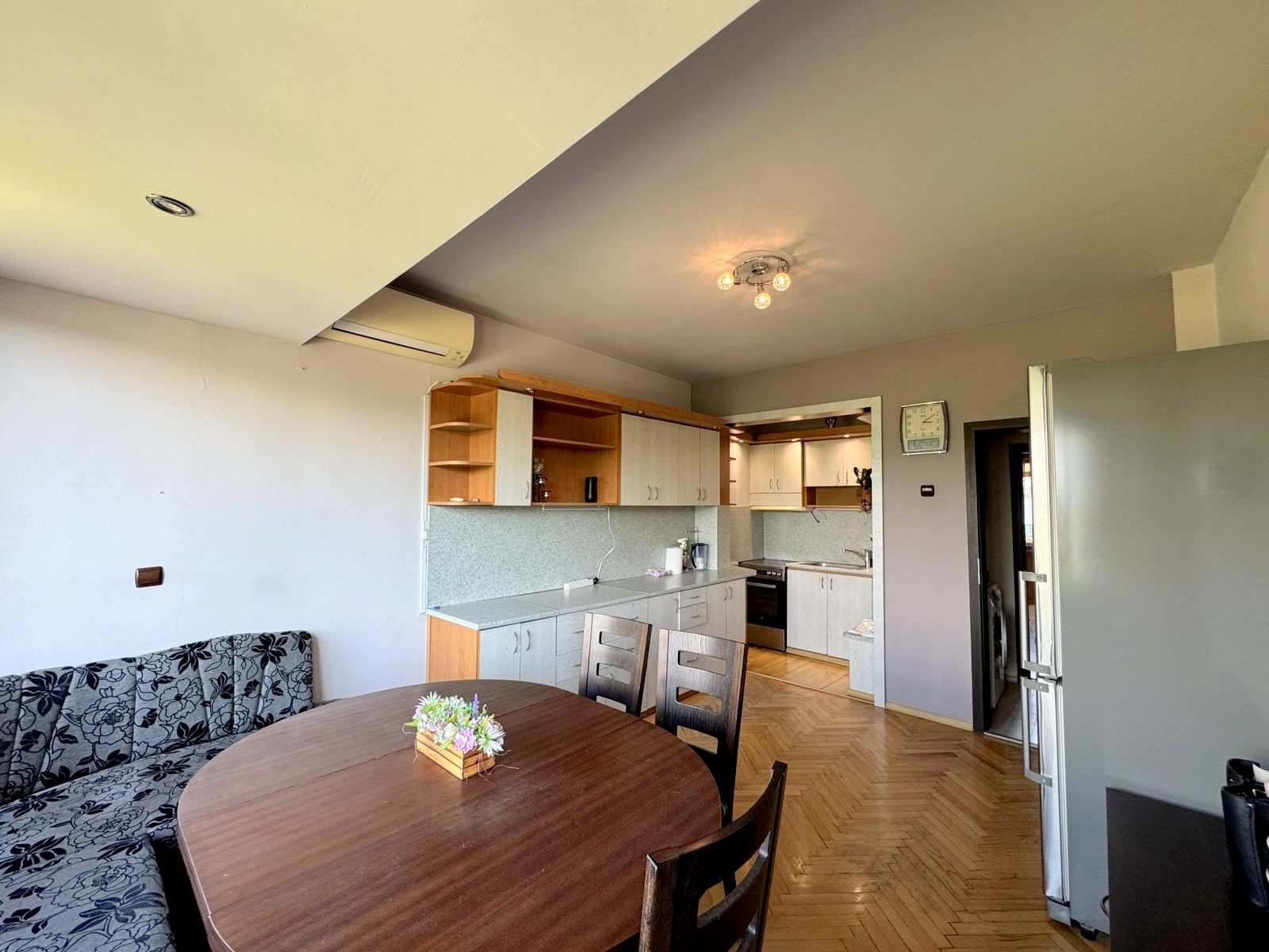 Продава 4-СТАЕН, гр. Варна, Аспарухово, снимка 2 - Апартаменти - 55087680