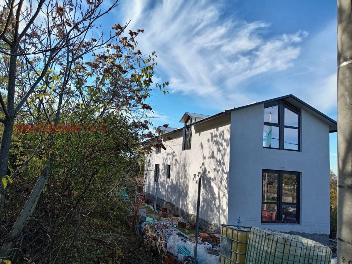 Продава КЪЩА, с. Манолско Конаре, област Пловдив