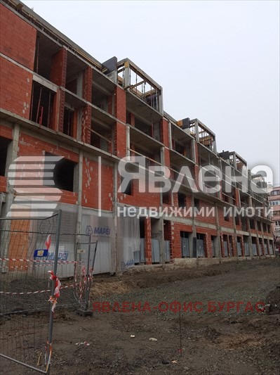 Продава 3-СТАЕН, гр. Бургас, Възраждане, снимка 2 - Aпартаменти - 49611806