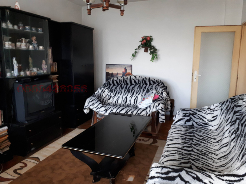 Продава 4-СТАЕН, гр. Нови пазар, област Шумен, снимка 5 - Апартаменти - 52779116