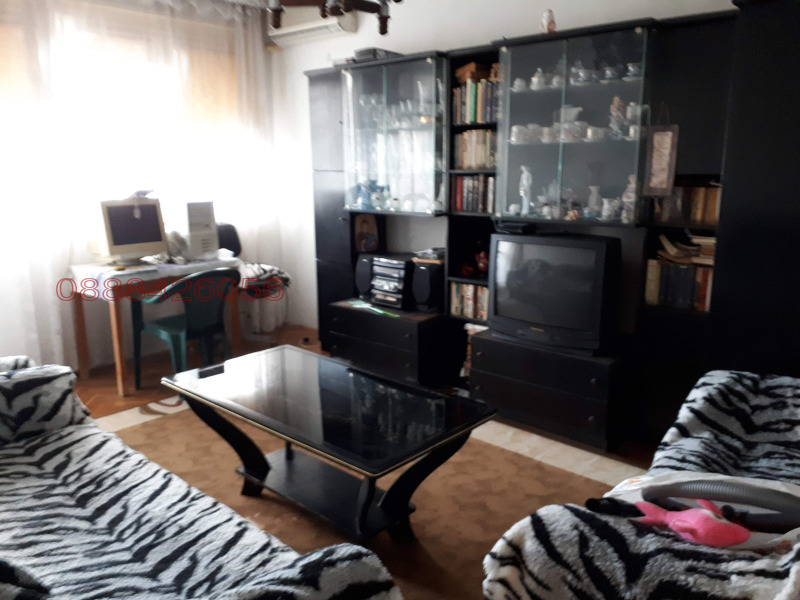 Продава 4-СТАЕН, гр. Нови пазар, област Шумен, снимка 4 - Апартаменти - 52779116