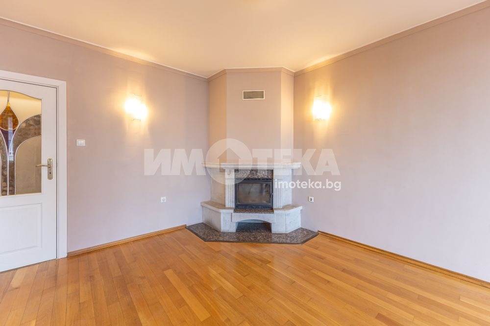 Продава МНОГОСТАЕН, гр. Варна, Спортна зала