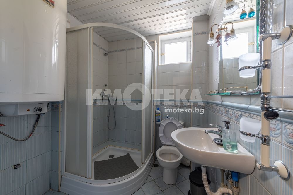 Продава КЪЩА, гр. Каварна, област Добрич, снимка 7 - Къщи - 54269155