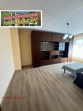 1 Schlafzimmer Mladost 1, Montana 4