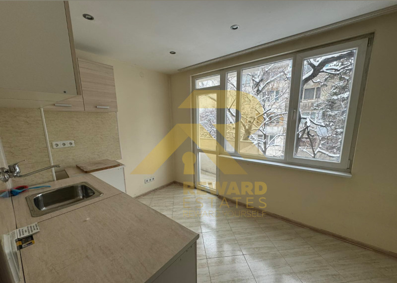 Продава  2-стаен, град София, Левски •  179 000 EUR • ID 63928718 — holmes.bg - [1] 