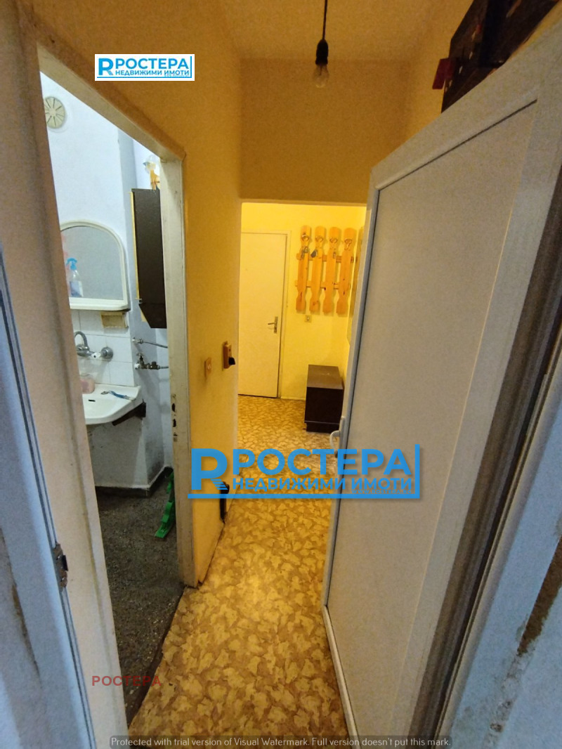 Продава 2-СТАЕН, гр. Търговище, Запад 3, снимка 15 - Апартаменти - 52425662