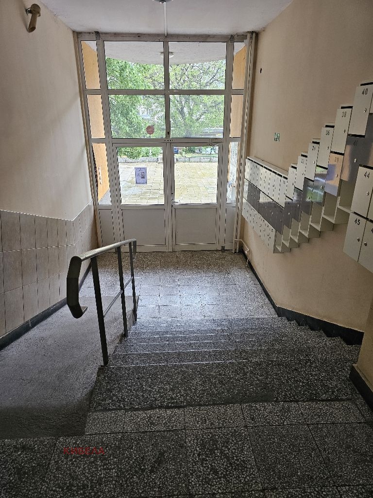 Продава  3-стаен град Перник , Изток , 82 кв.м | 64162102 - изображение [15]