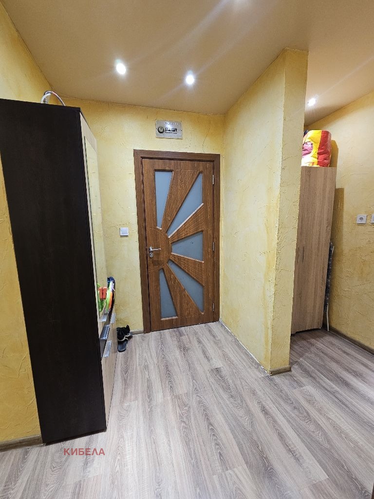 Продава  3-стаен град Перник , Изток , 82 кв.м | 64162102 - изображение [11]