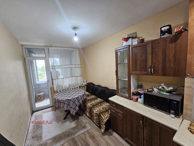 Продава  3-стаен град Перник , Изток , 82 кв.м | 64162102 - изображение [3]