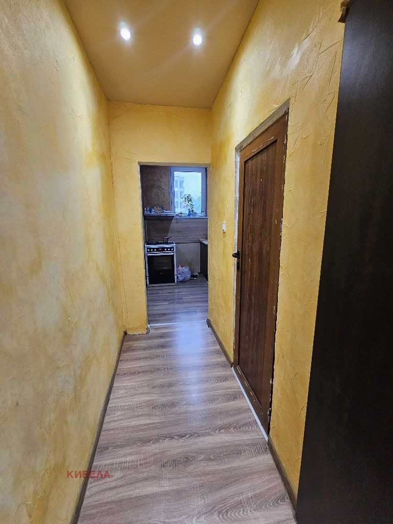 Продава  3-стаен град Перник , Изток , 82 кв.м | 64162102 - изображение [12]