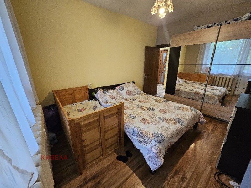 Продава  3-стаен град Перник , Изток , 82 кв.м | 64162102 - изображение [5]