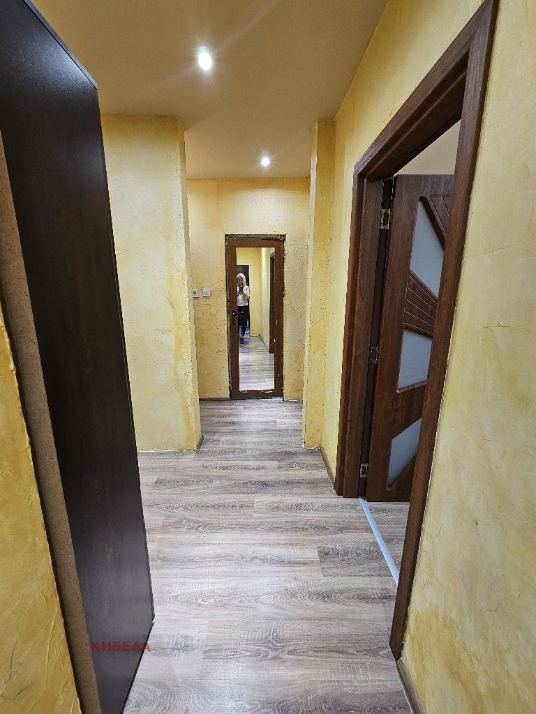 Продава  3-стаен град Перник , Изток , 82 кв.м | 64162102 - изображение [7]