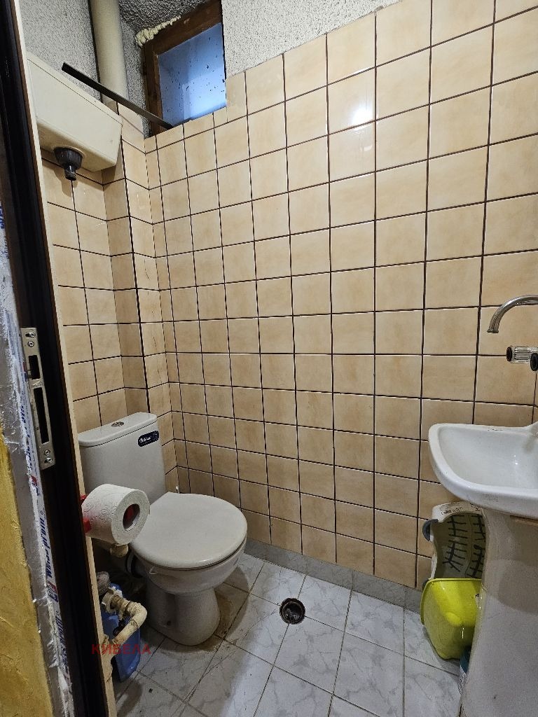Продава  3-стаен град Перник , Изток , 82 кв.м | 64162102 - изображение [13]