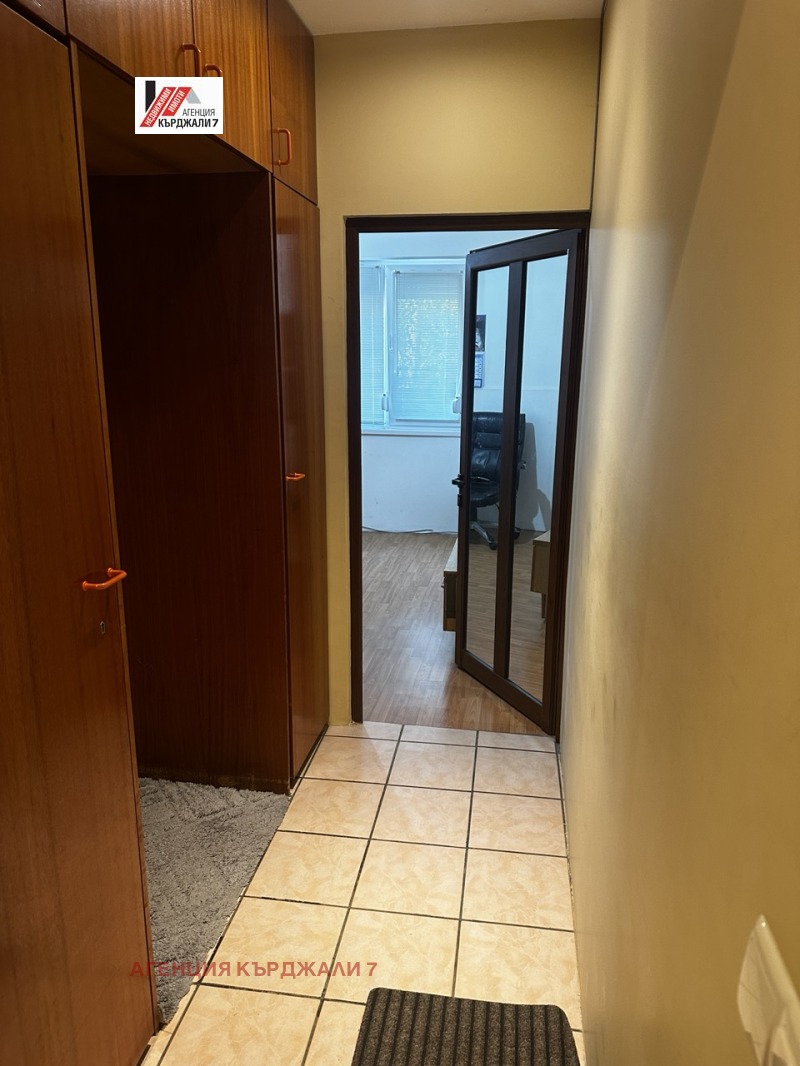 Продава 3-СТАЕН, гр. Кърджали, Възрожденци, снимка 5 - Aпартаменти - 47126914