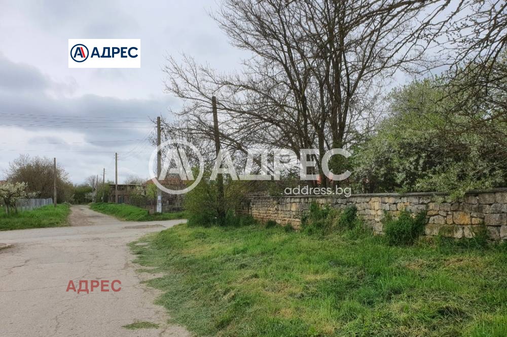 Продава КЪЩА, с. Кочмар, област Добрич, снимка 2 - Къщи - 54643817