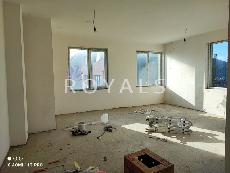 Продава 2-СТАЕН в град Варна, Погреби - 96 кв.м / 139 000 € » 271 860.37 лв., РОЯЛС