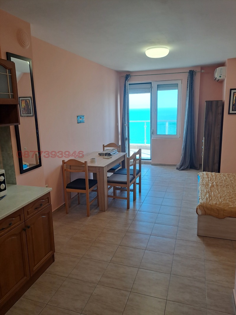 En venta  1 dormitorio región Burgas , Pomorie , 73 metros cuadrados | 13308098 - imagen [4]